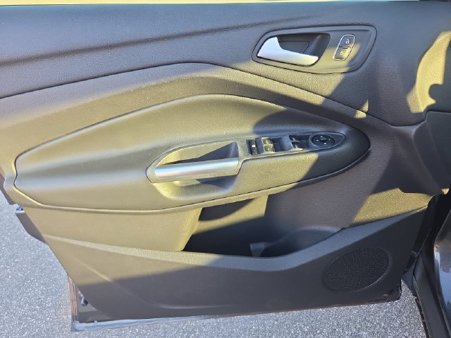 Certified 2018 Ford Escape SE w/ SE Sync 3 Package FWD image 9