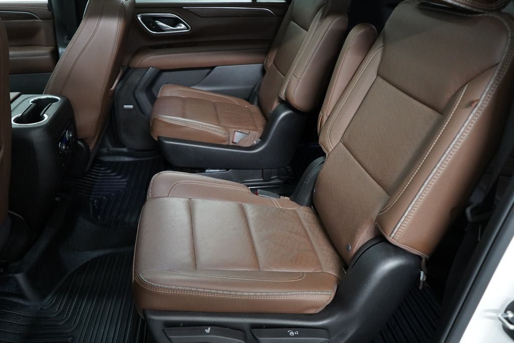 Used 2024 Chevrolet Suburban High Country AWD/4WD image 30