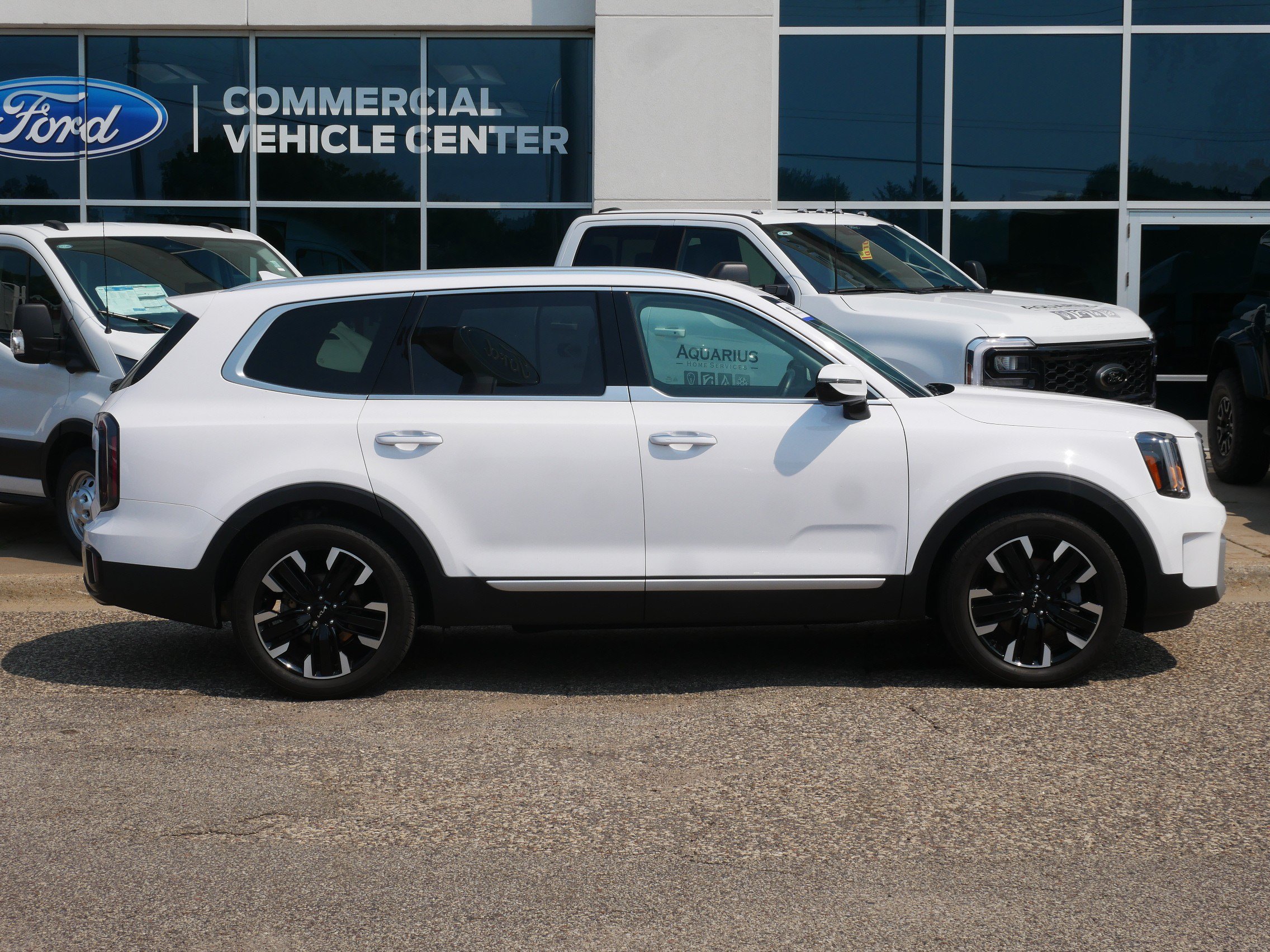 Used 2024 Kia Telluride SX Prestige w/ Towing Package AWD/4WD image 2