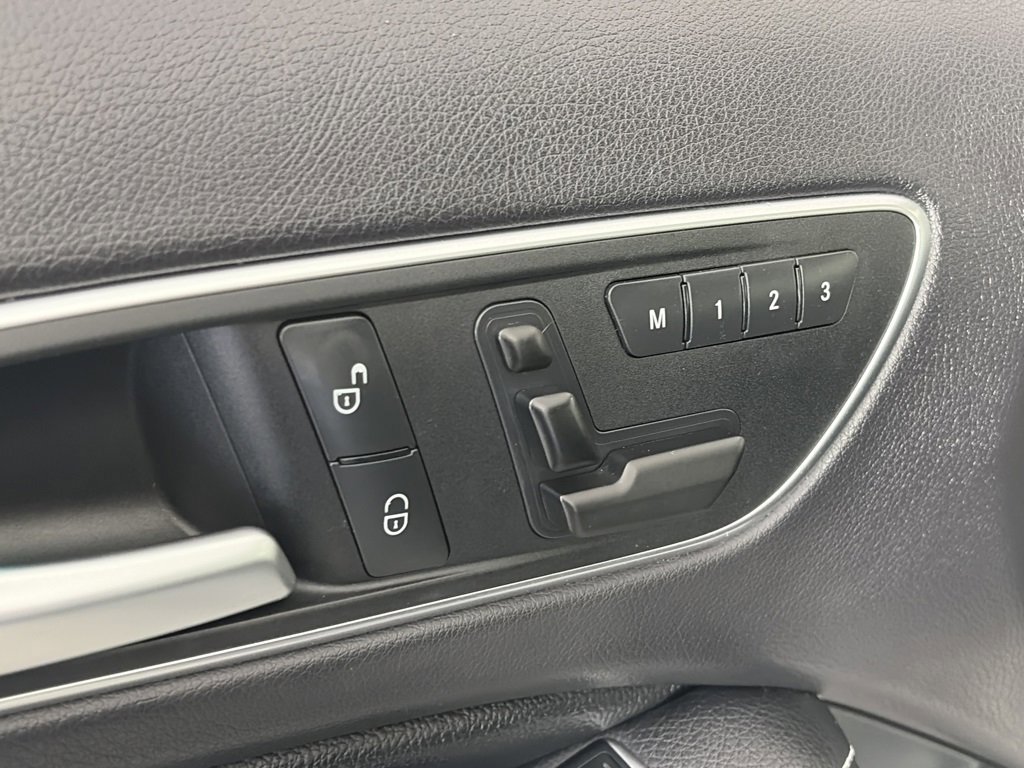 Used 2017 Mercedes-Benz GLA 250 4MATIC image 25