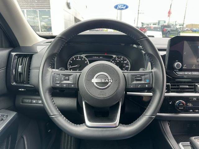 Used 2025 Nissan Pathfinder SV AWD/4WD image 20