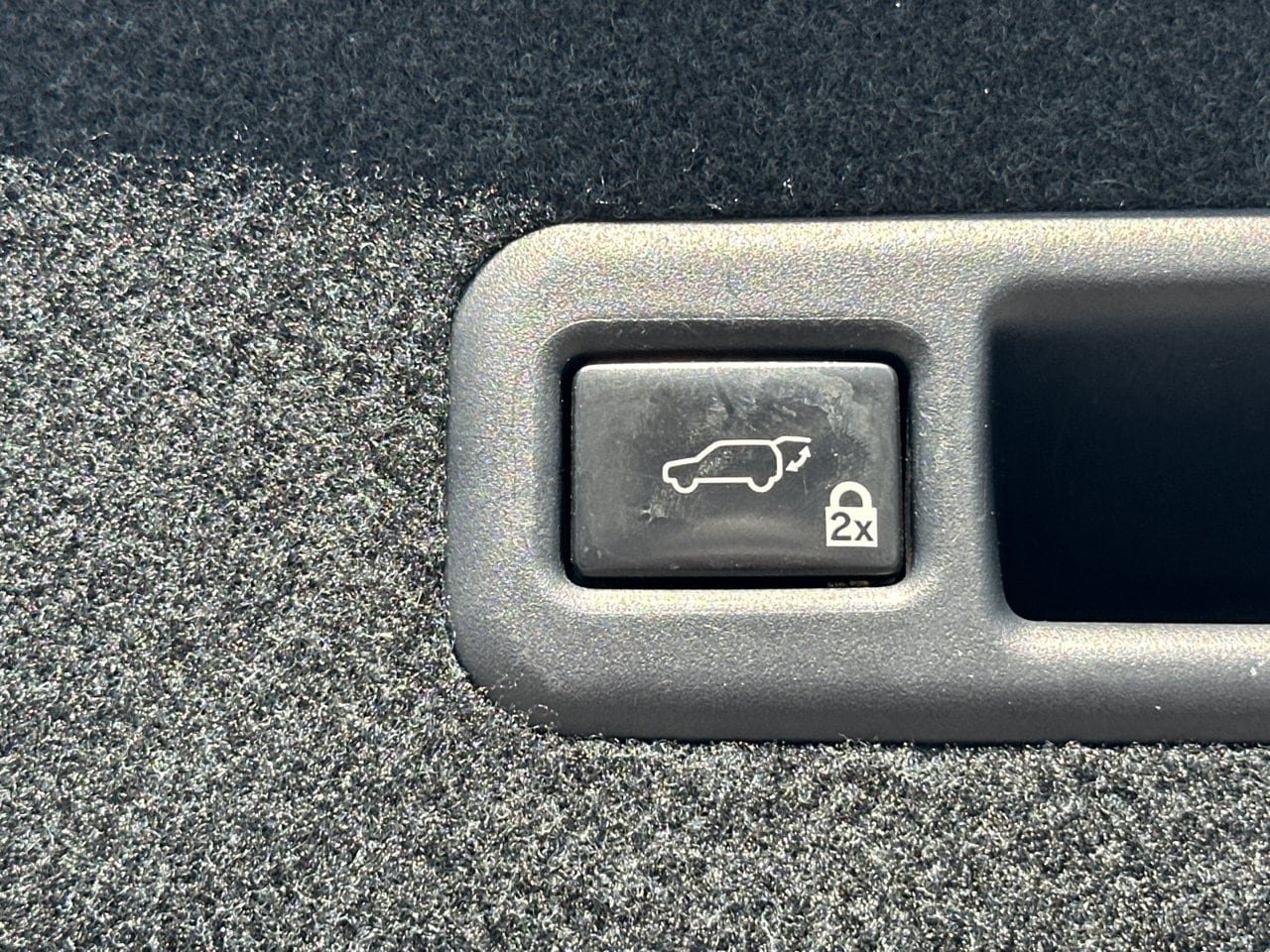 Used 2018 Lexus RX 350L FWD w/ Premium Package image 21