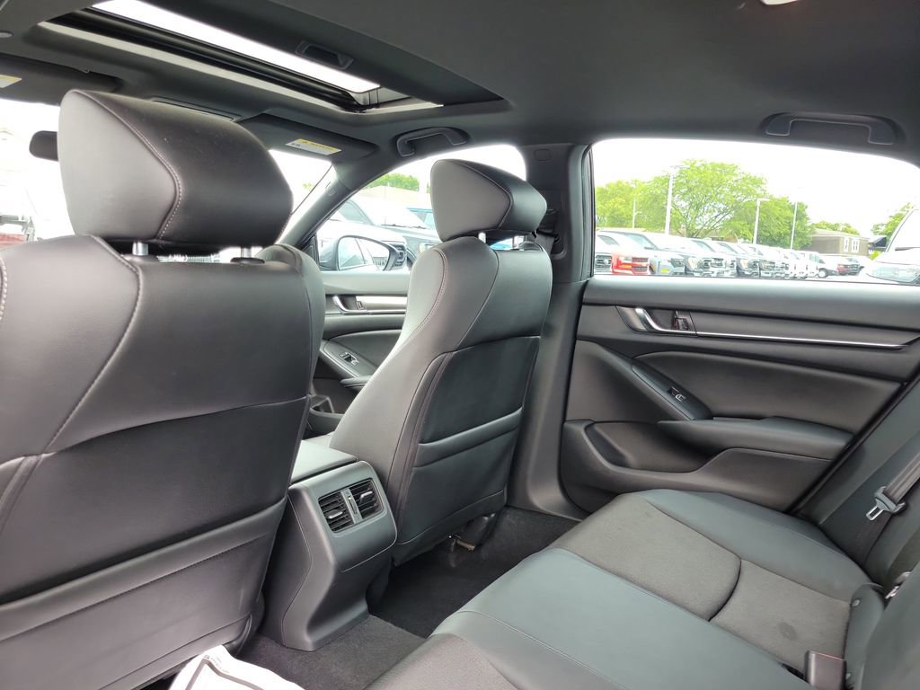 Used 2019 Honda Accord Sport image 16