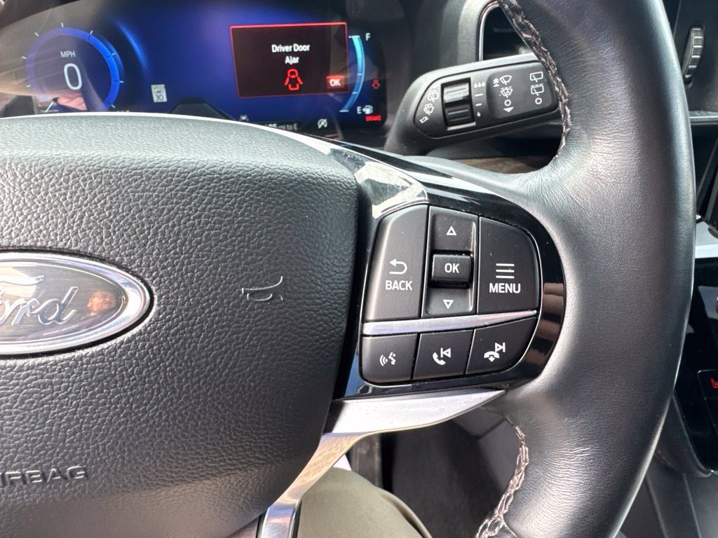 Certified 2022 Ford Explorer Platinum w/ Equipment Group 601A AWD/4WD image 16