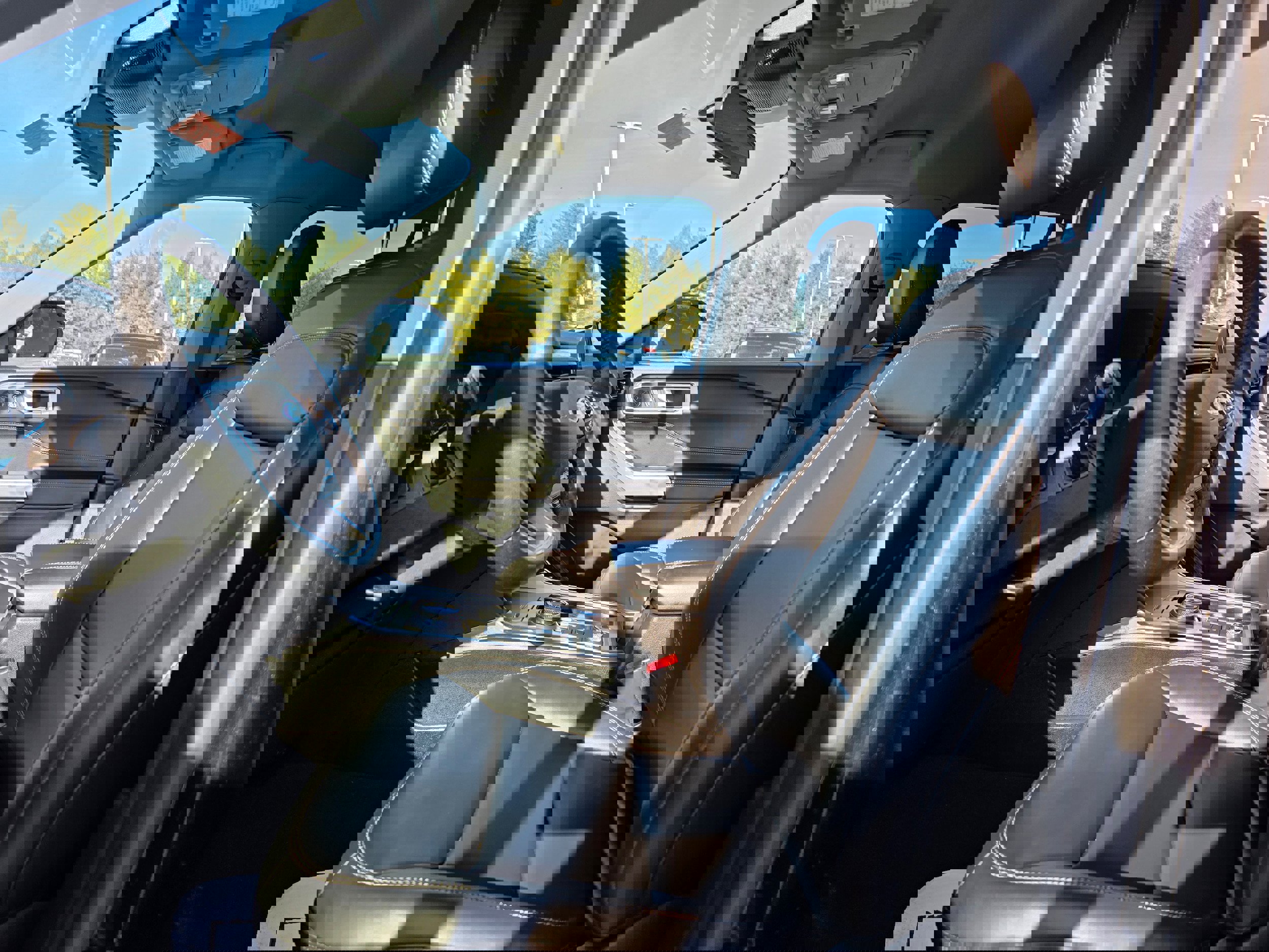 Certified 2022 Ford Explorer XLT w/ Equipment Group 202A image 20