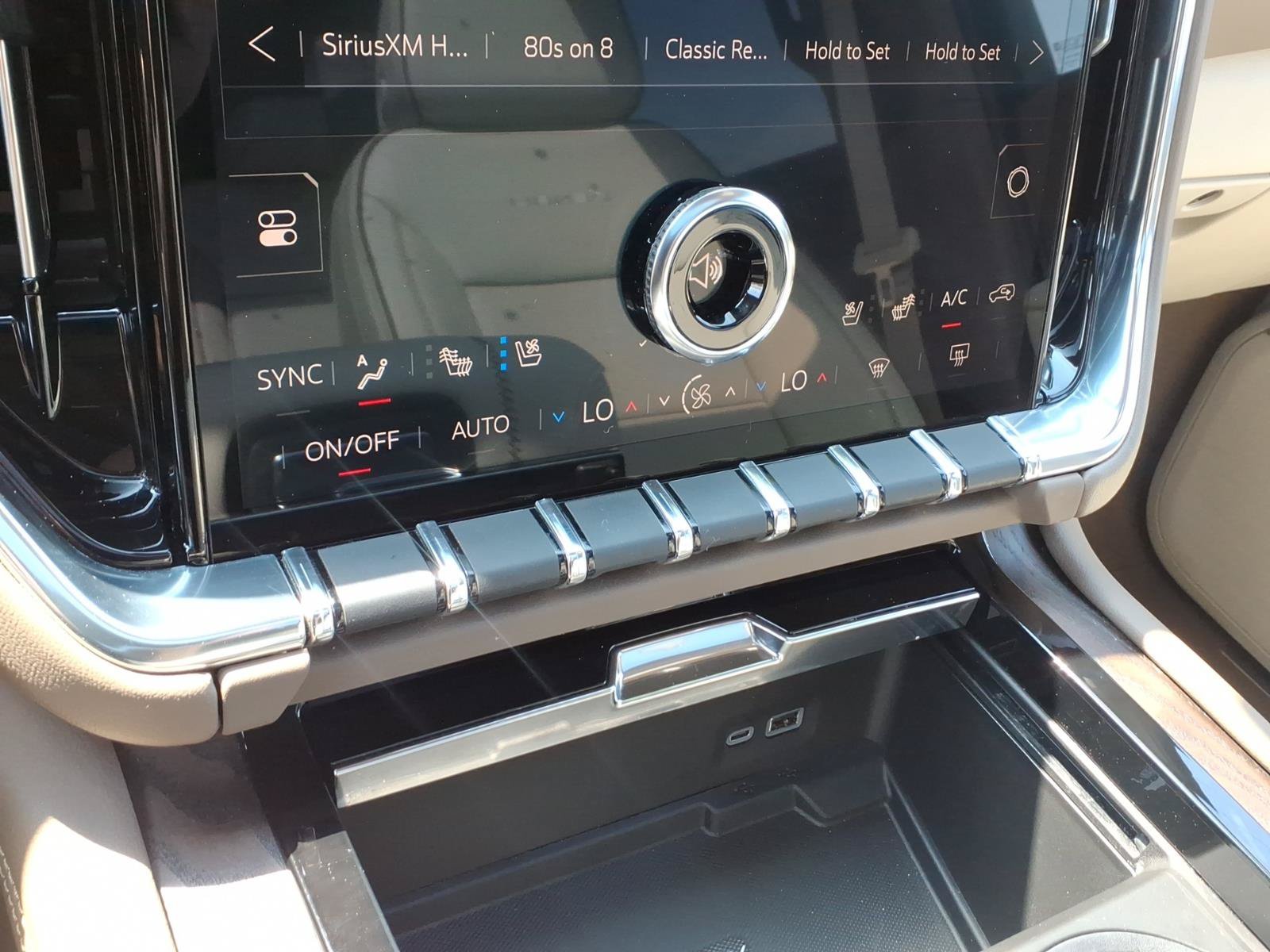 Used 2025 GMC Yukon Denali w/ Denali Reserve Package AWD/4WD image 21