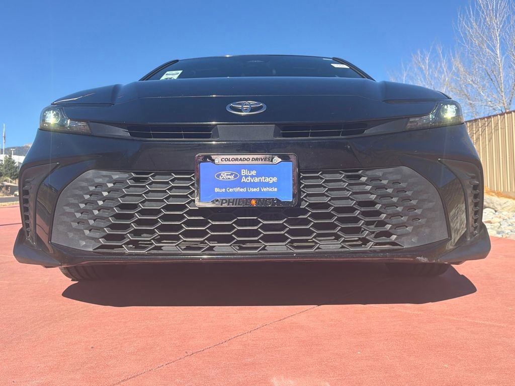 Used 2025 Toyota Camry SE FWD image 8