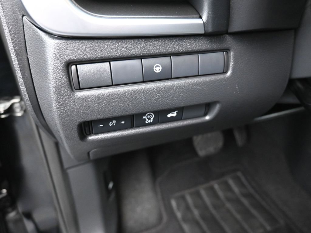 Used 2025 Nissan Rogue SV image 13