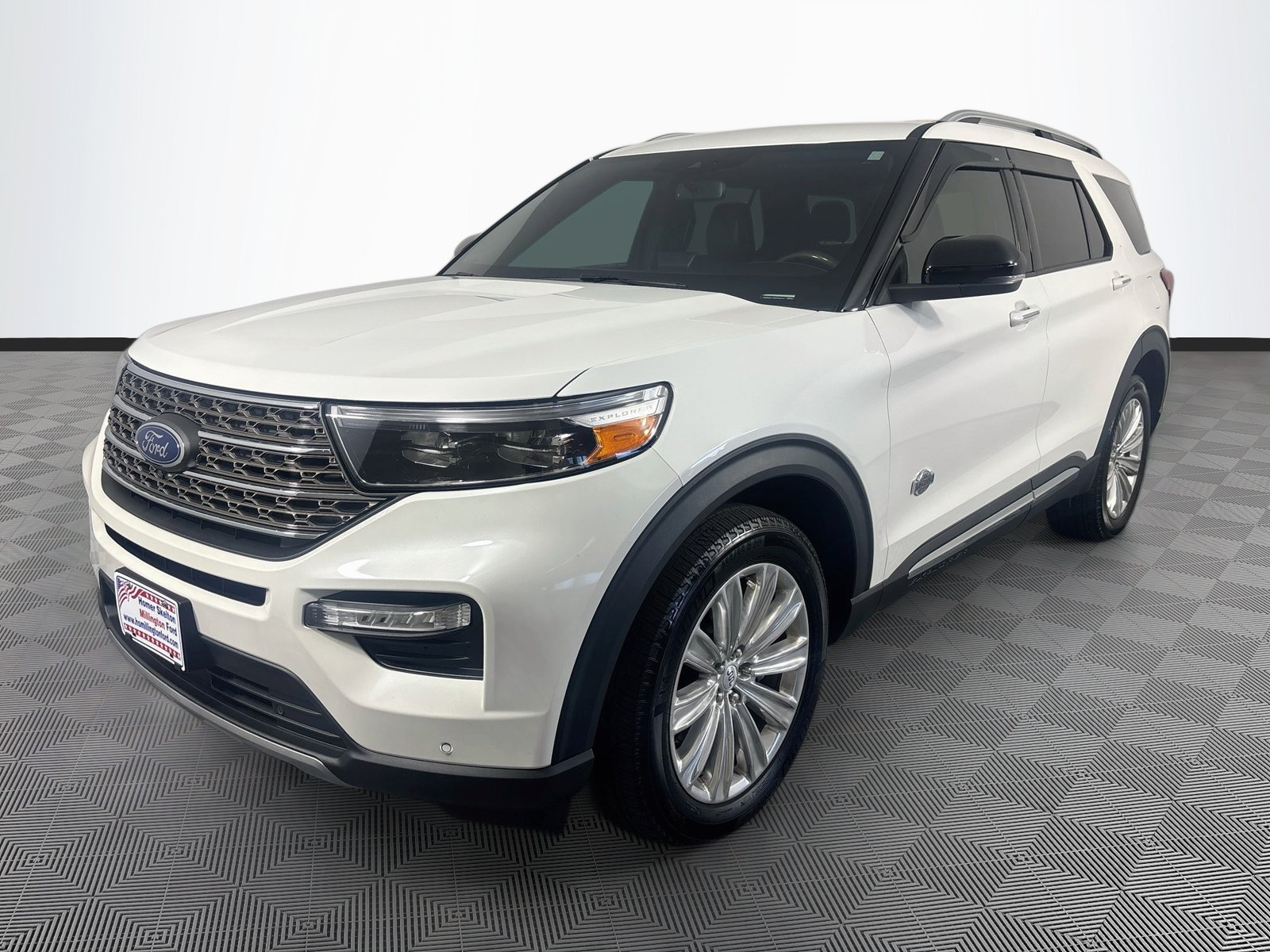 Certified 2023 Ford Explorer King Ranch w/ Technology Package AWD/4WD image 3