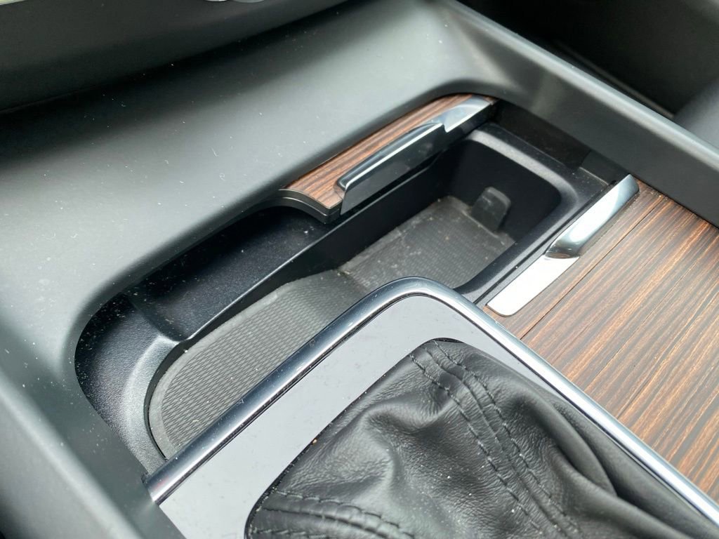 Used 2021 Volvo XC60 T5 Momentum w/ Protection Package Premier image 24