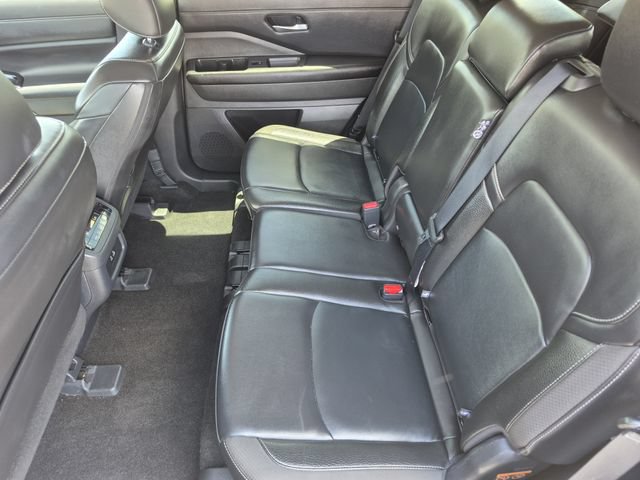 Used 2025 Nissan Pathfinder SL AWD/4WD image 28