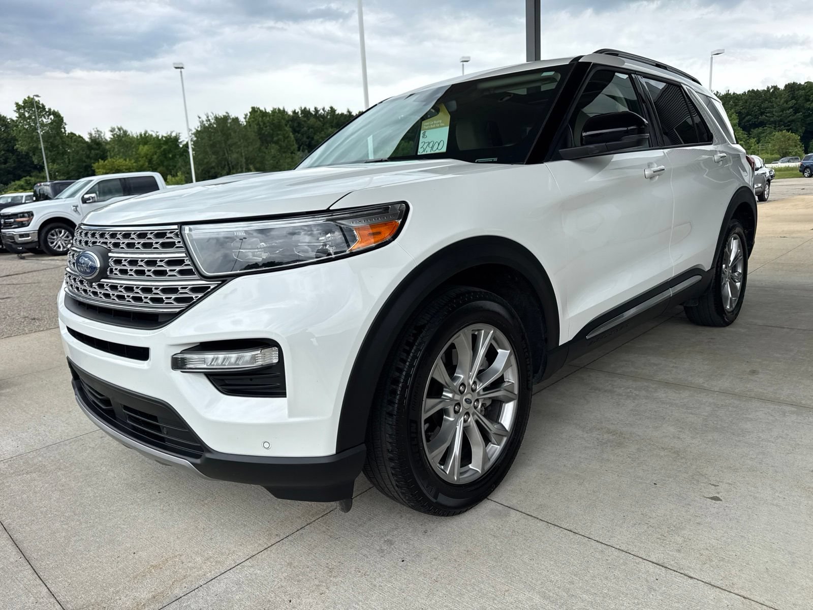 Certified 2024 Ford Explorer Limited w/ Equipment Group 301A AWD/4WD image 3