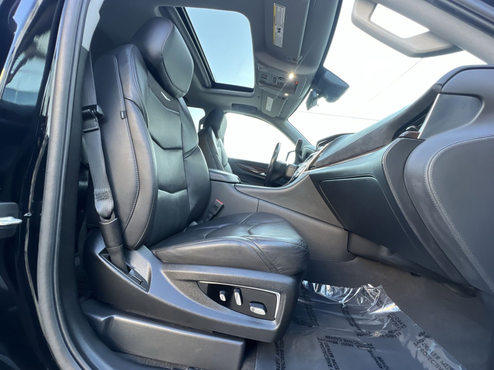 Used 2020 Cadillac Escalade ESV Luxury image 28