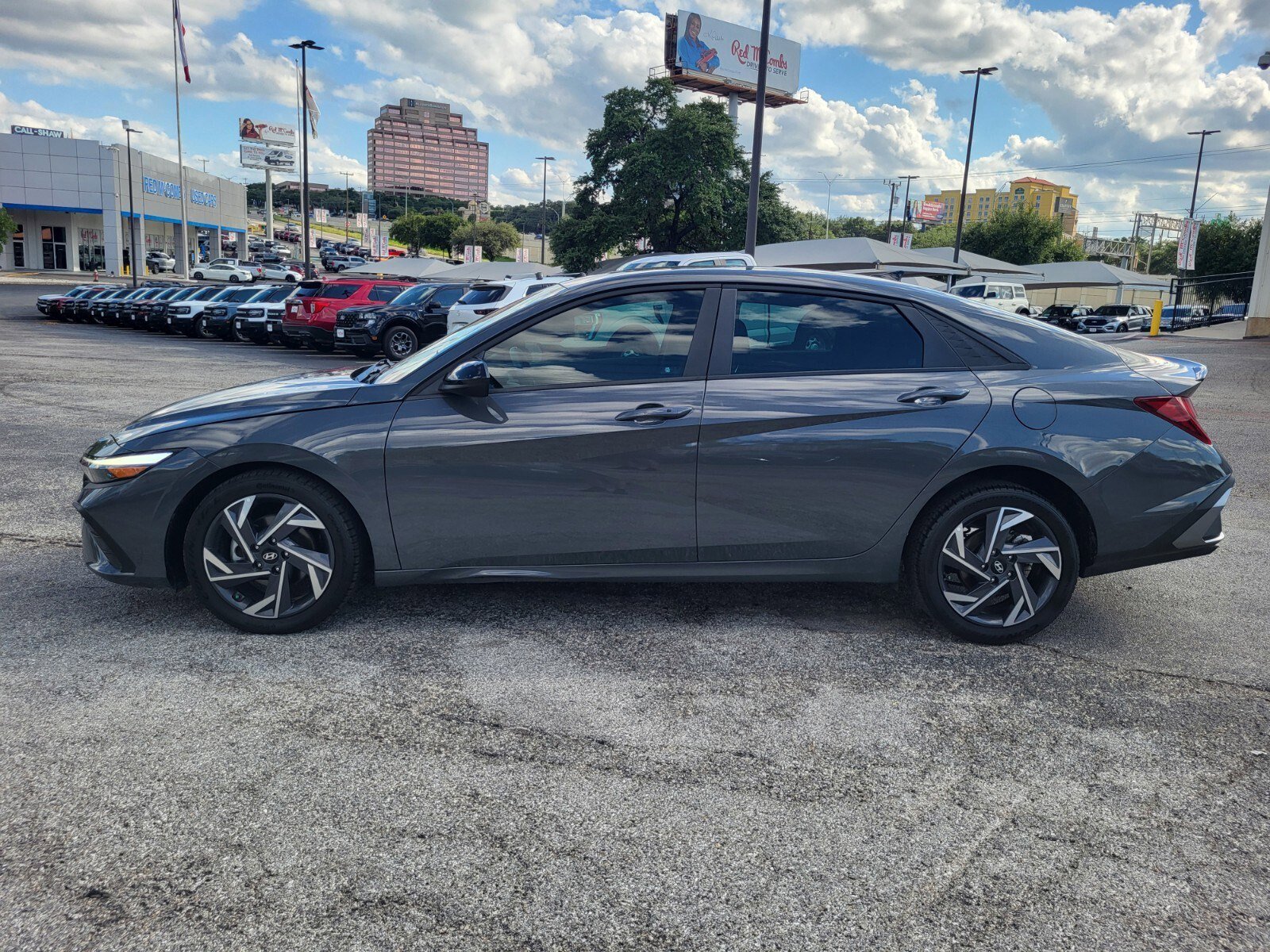 Used 2025 Hyundai Elantra Sport FWD image 7