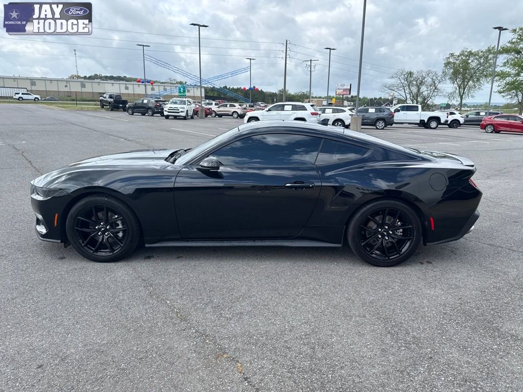 Certified 2025 Ford Mustang Coupe RWD image 3