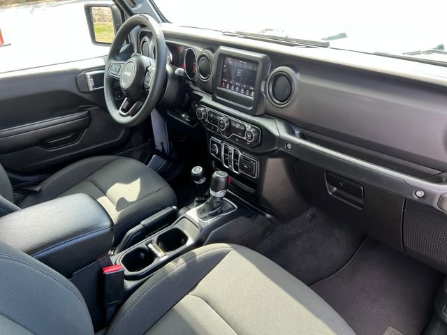 Used 2023 Jeep Gladiator Sport image 36