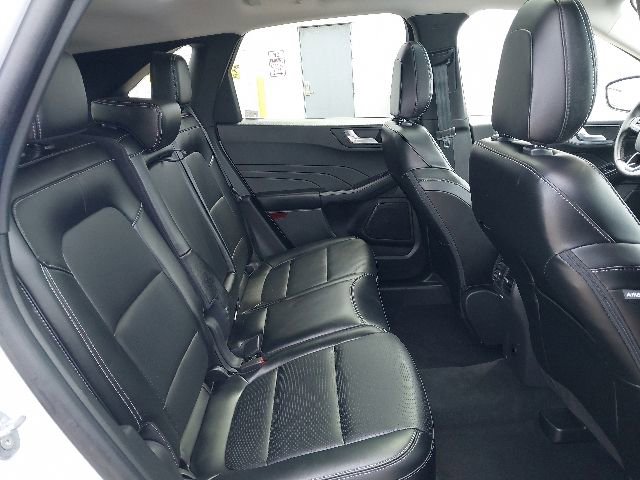 Certified 2025 Ford Escape Platinum w/ Class II Trailer Tow Package AWD/4WD image 26