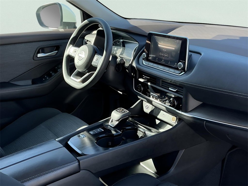 Used 2023 Nissan Rogue SV image 17