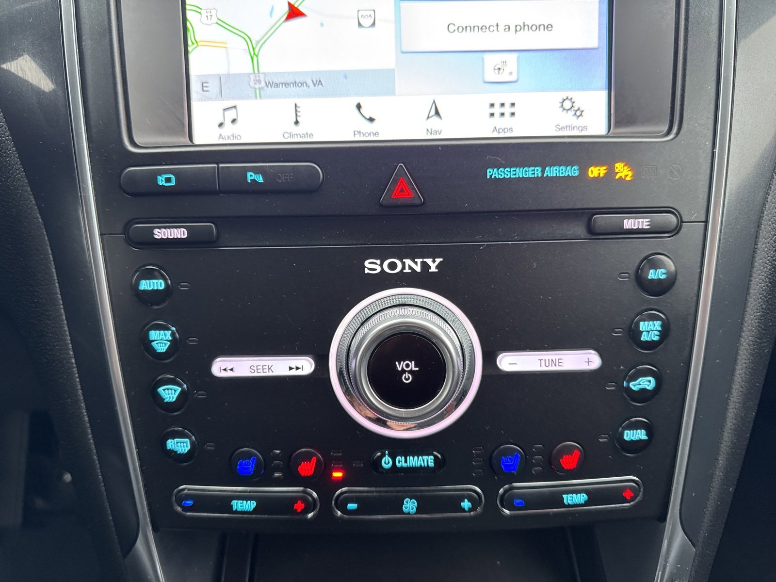 Certified 2019 Ford Explorer Limited w/ Ford Safe & Smart Package image 27