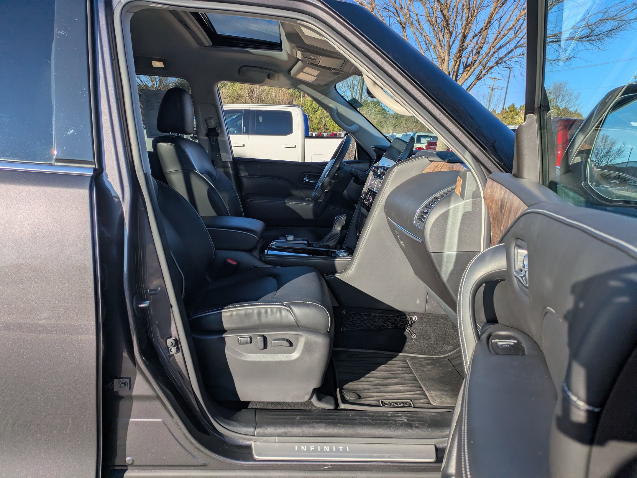 Used 2023 INFINITI QX80 Premium Select w/ Cargo Package image 40