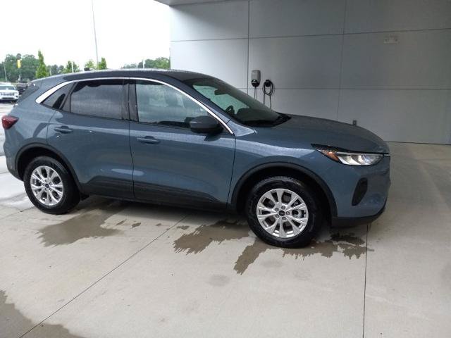 Certified 2023 Ford Escape Active w/ Tech Pack #2 AWD/4WD image 4