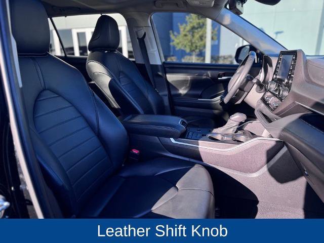 Used 2021 Toyota Highlander XLE image 23