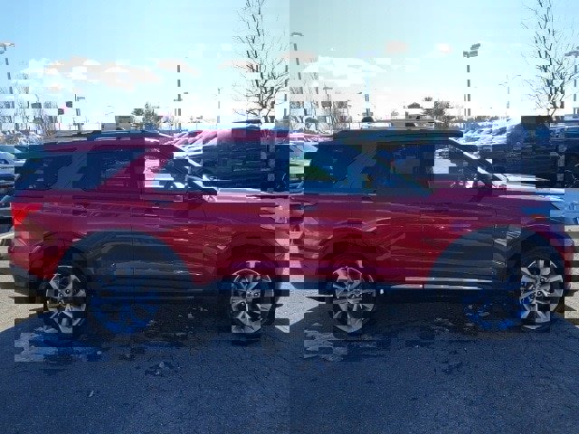 Certified 2021 Ford Explorer Platinum w/ Equipment Group 601A image 9