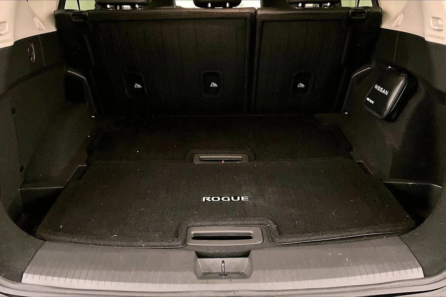 Used 2023 Nissan Rogue SL w/ SL Premium Package image 34