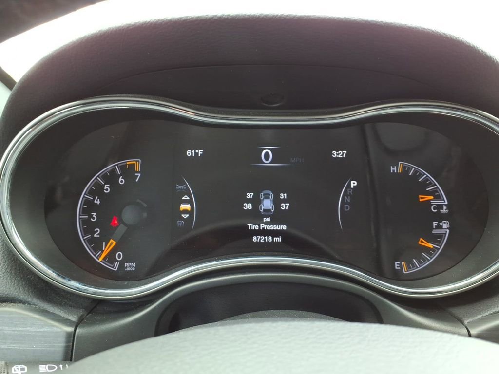 Used 2020 Jeep Grand Cherokee Laredo AWD/4WD image 16