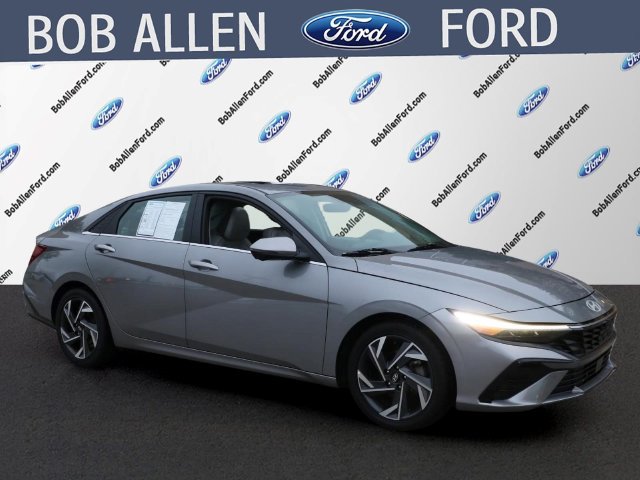 Used 2024 Hyundai Elantra Limited FWD image 2
