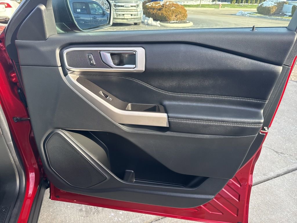 Certified 2022 Ford Explorer XLT image 44