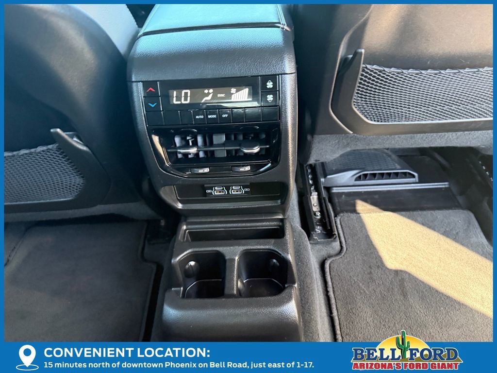 Used 2023 Jeep Grand Cherokee L Laredo image 11