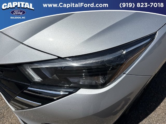 Used 2025 Nissan Versa SV FWD image 11