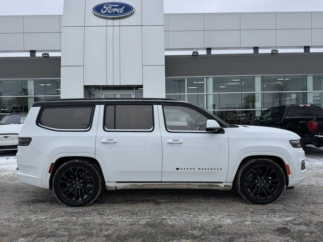 Used 2022 Jeep Grand Wagoneer Series II image 39