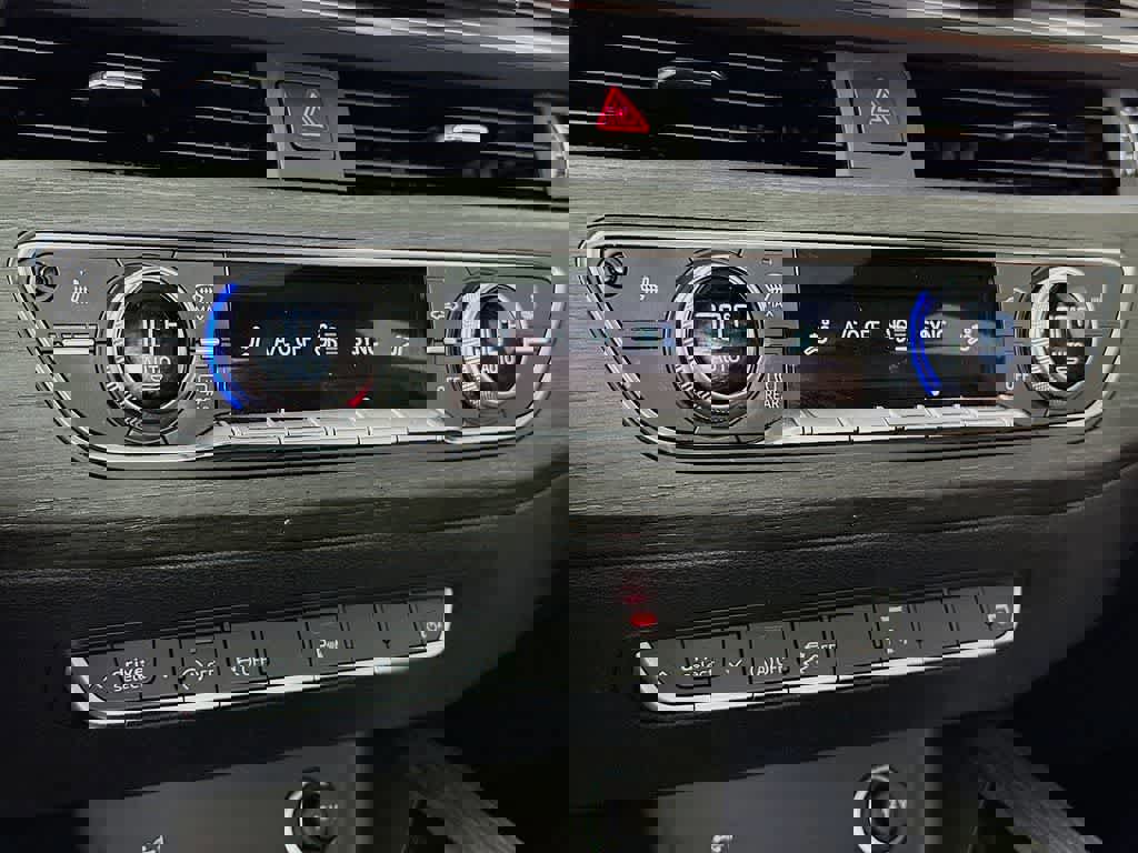 Used 2021 Audi A4 2.0T Premium w/ Convenience Package image 21