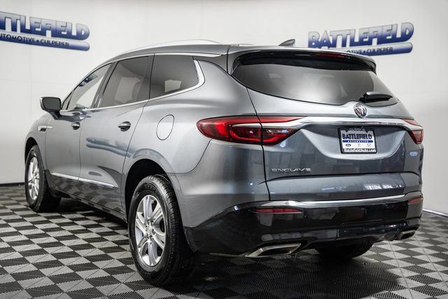 Used 2020 Buick Enclave Essence image 2