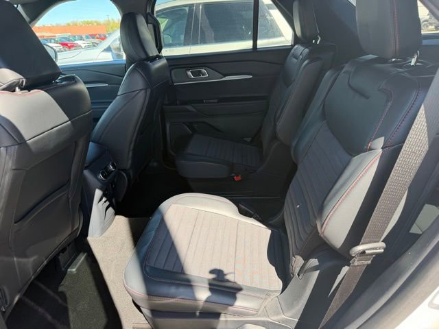 Certified 2025 Ford Explorer ST-Line AWD/4WD image 8