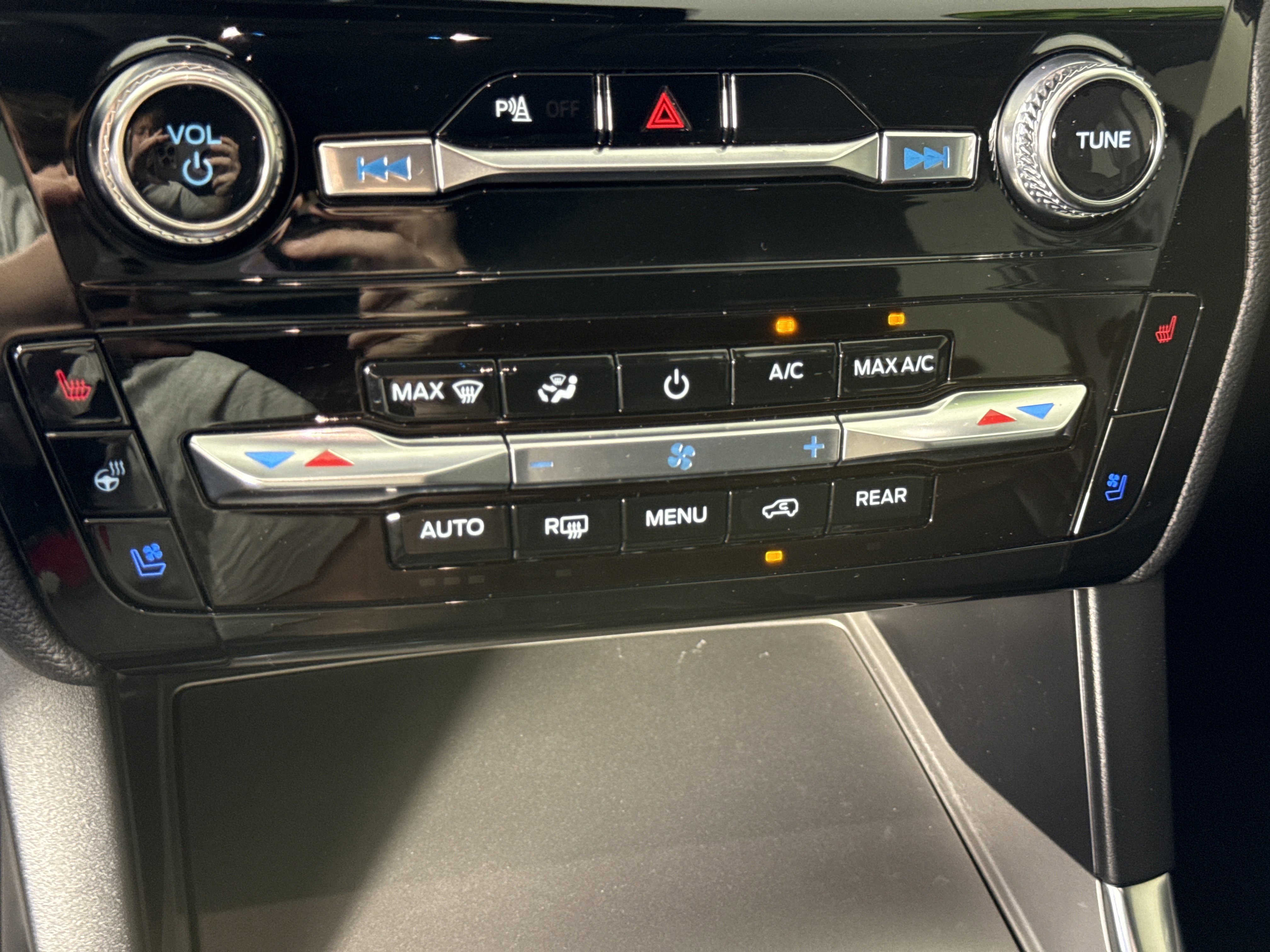 Certified 2023 Ford Explorer Limited w/ Equipment Group 301A image 20