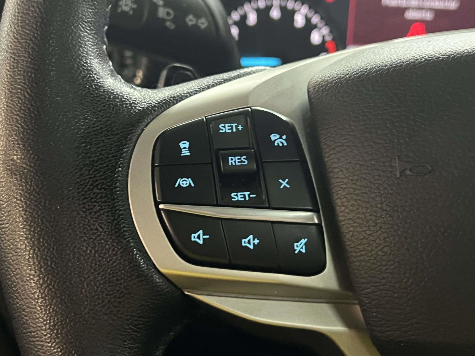 Certified 2021 Ford Explorer XLT w/ Equipment Group 202A image 24