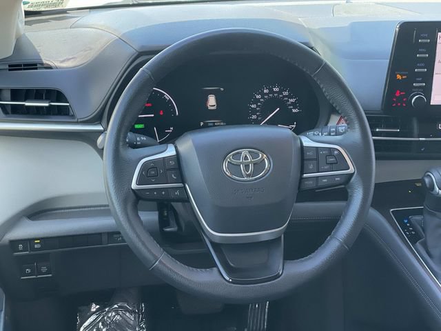 Used 2022 Toyota Sienna XLE w/ XLE Plus Package FWD image 8