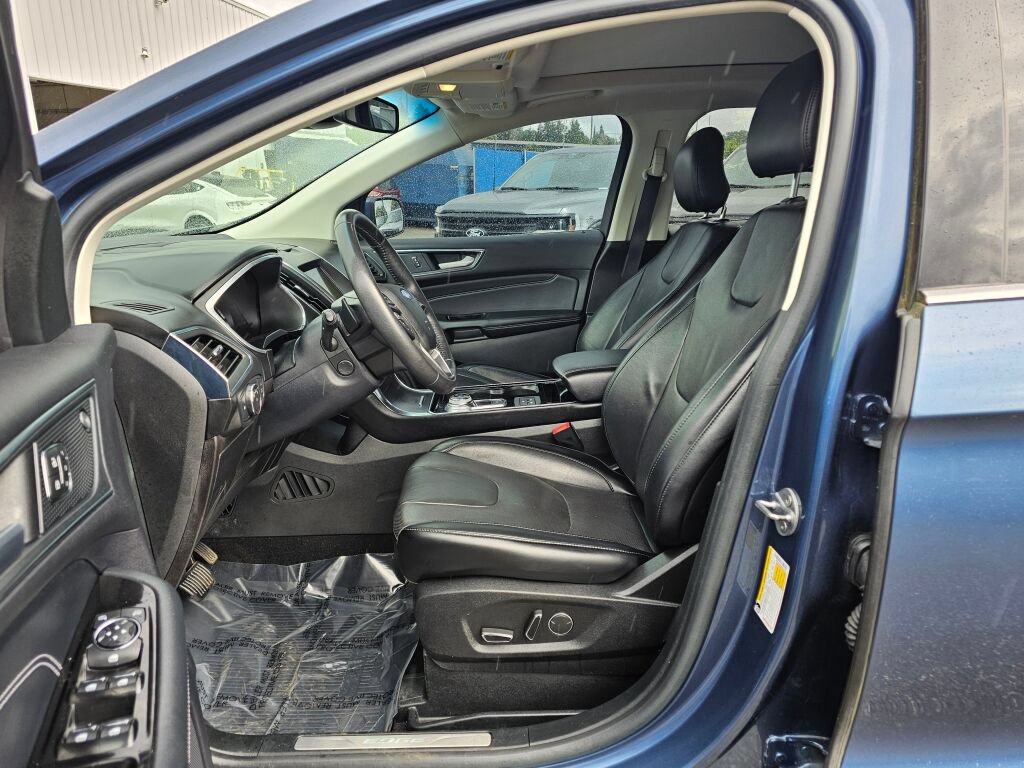 Certified 2019 Ford Edge Titanium w/ Equipment Group 301A AWD/4WD image 15
