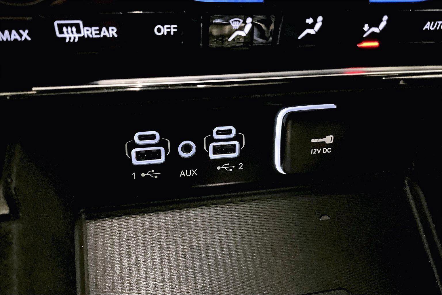 Used 2021 Jeep Grand Cherokee L Laredo w/ Luxury Tech Group I image 32