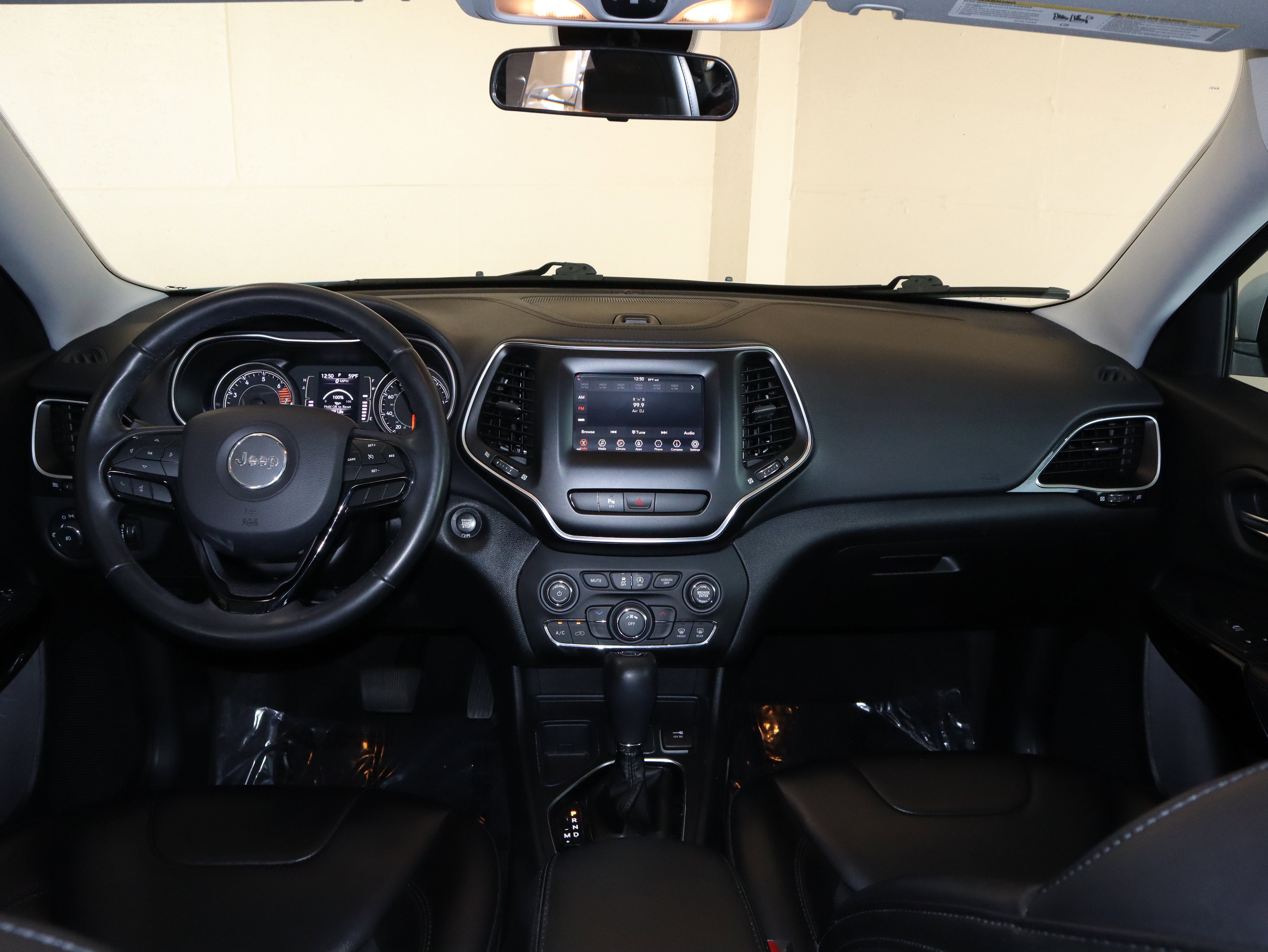 Used 2019 Jeep Cherokee Latitude Plus FWD image 25