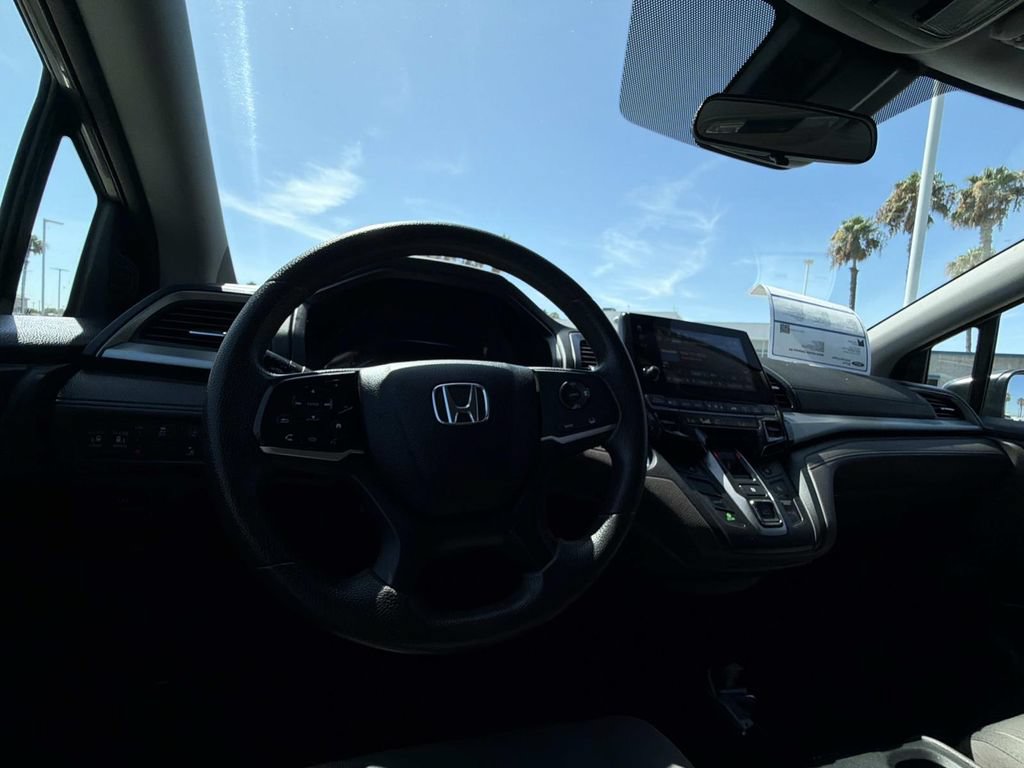 Used 2018 Honda Odyssey EX image 17