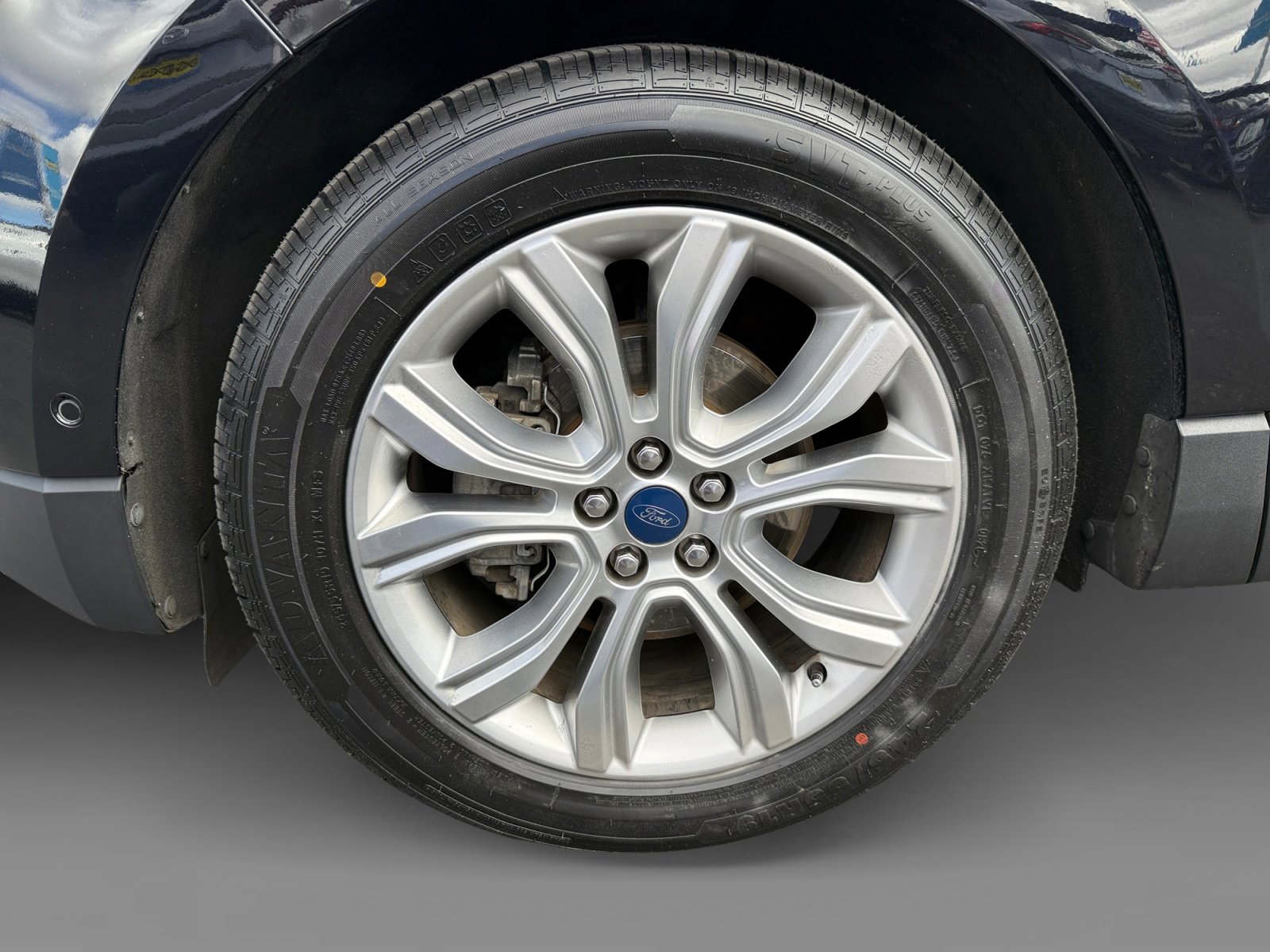 Certified 2020 Ford Edge Titanium w/ Equipment Group 301A FWD image 9