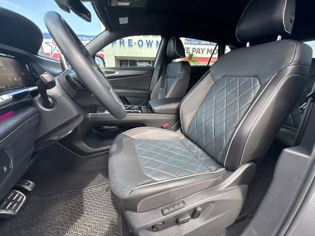 Used 2024 Volkswagen Atlas Cross Sport SEL Premium R-Line AWD/4WD image 14