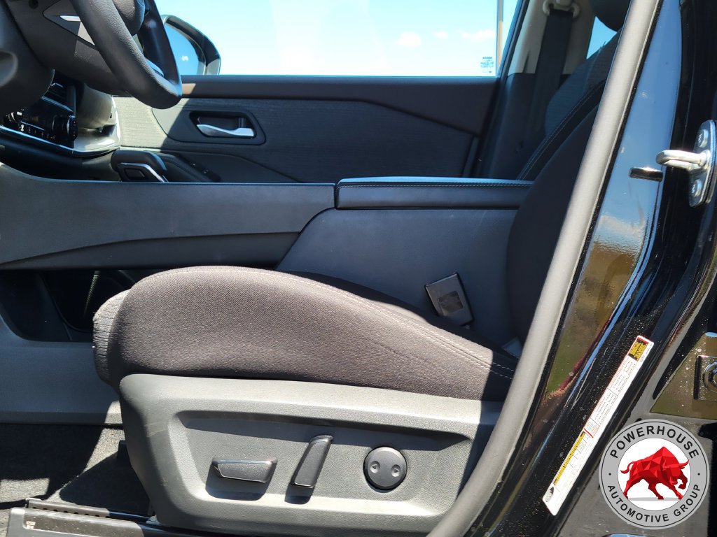 Used 2023 Nissan Rogue SV FWD image 24