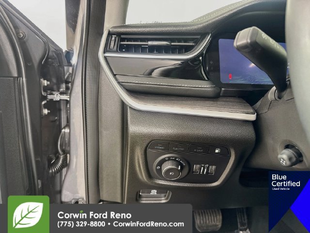 Used 2023 Jeep Grand Cherokee 30th Anniversary AWD/4WD image 13