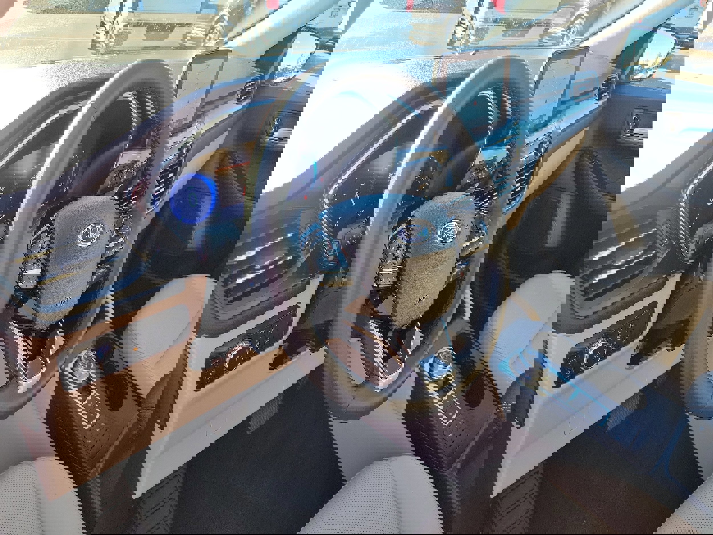 Certified 2022 Ford Escape Titanium image 21