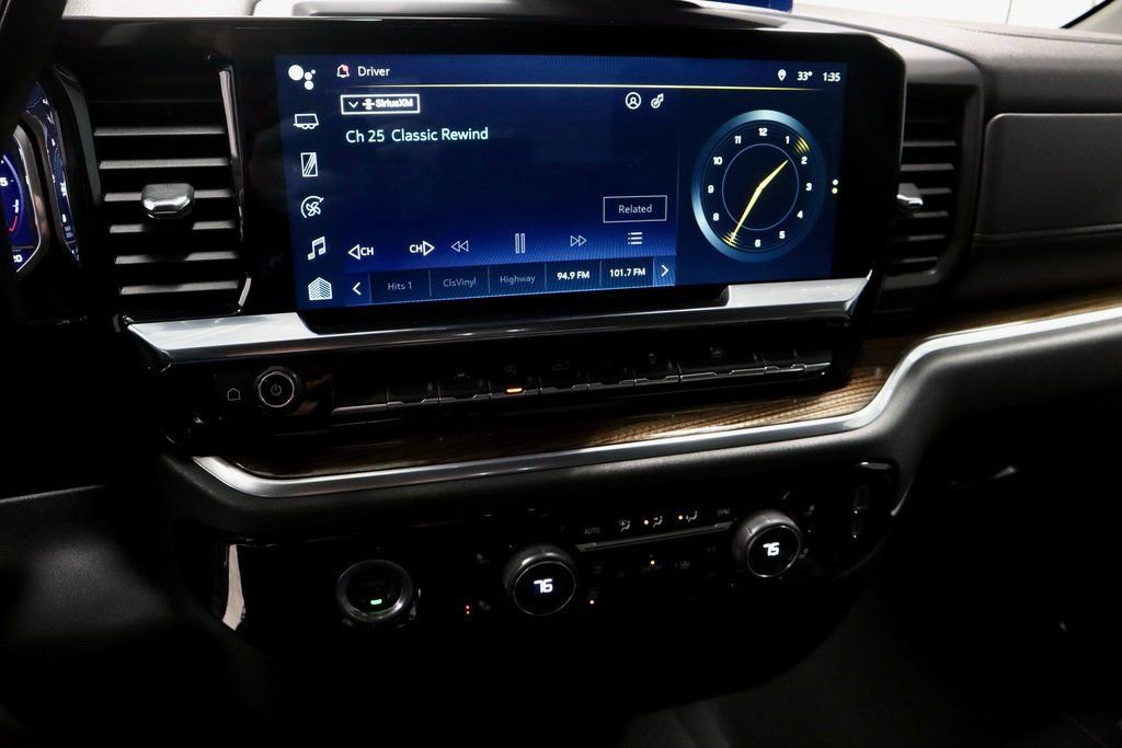 Used 2023 Chevrolet Silverado 1500 LT image 32